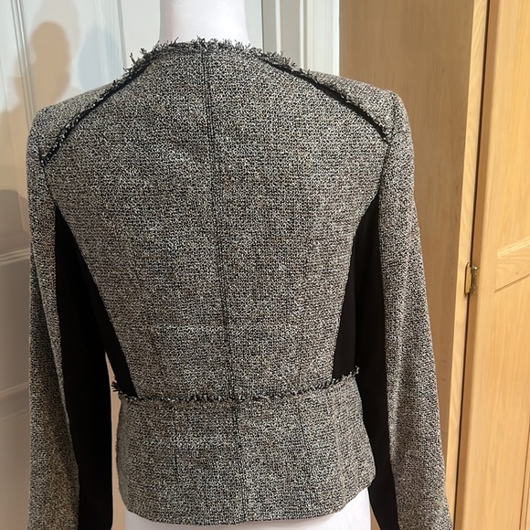 Short, semi fitted jacket. Black & gray tweed. - Picture 8 of 11